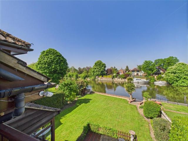House for sale in Wraysbury