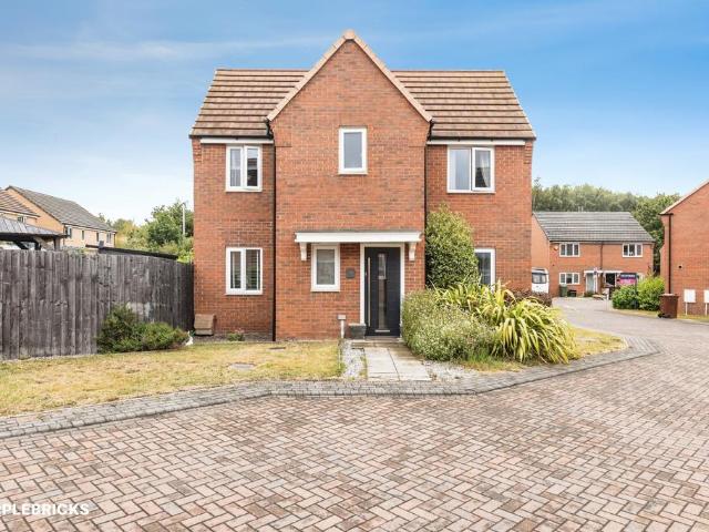 House for sale in Kinsley, West Yorkshire
