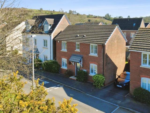 House for sale in Pontarddulais, Wales