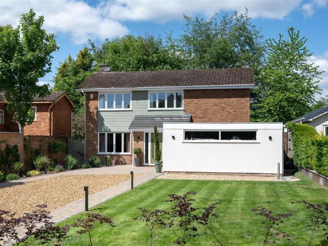 House for sale in Bromsgrove, Worcestershire