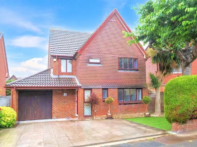 House for sale in London Borough of Croydon, Shirley