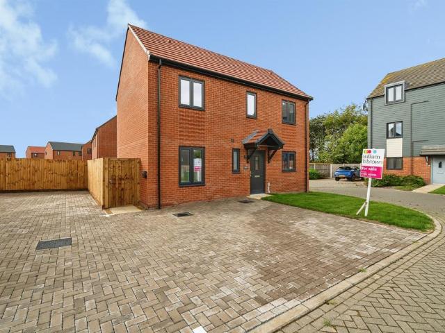 House for sale in Bradwell, Great Yarmouth