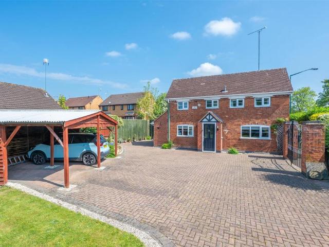 House for sale in Alderminster, Warwickshire