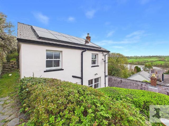 House for sale in St Dogmaels, Wales