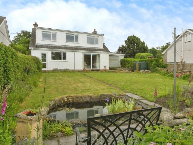 House for sale in Rhostryfan, Wales
