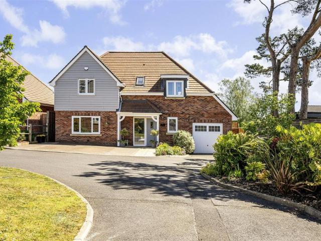 House for sale in Spring Vale, Hampshire