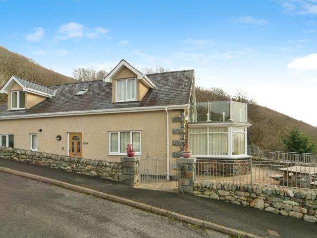 House for sale in Barmouth