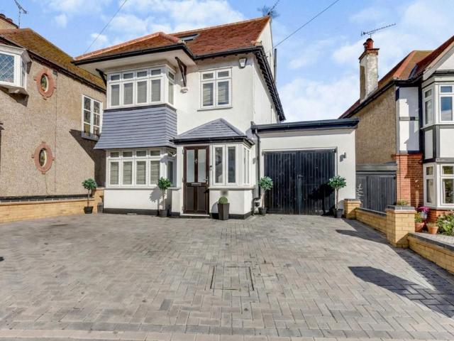 House for sale in Alton Barnes, Essex