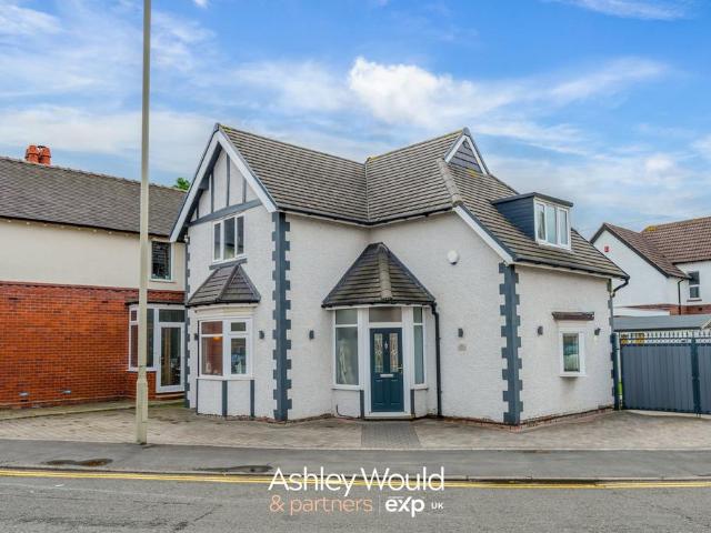 House for sale in Halesowen, West Midlands