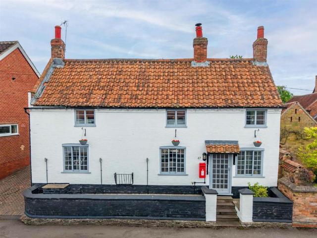House for sale in Barton In Fabis, East Midlands
