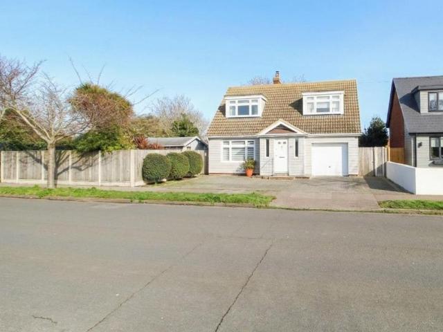 House for sale in East Cliff, Acol