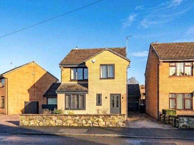 House for sale in Rawdon, West Yorkshire