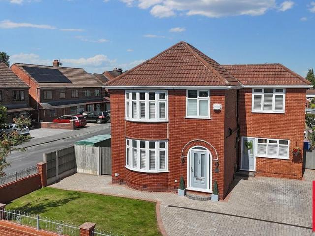 House for sale in Lower Irlam, Salford
