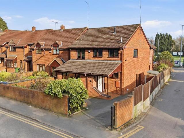House for sale in Camp Hill, Warwickshire