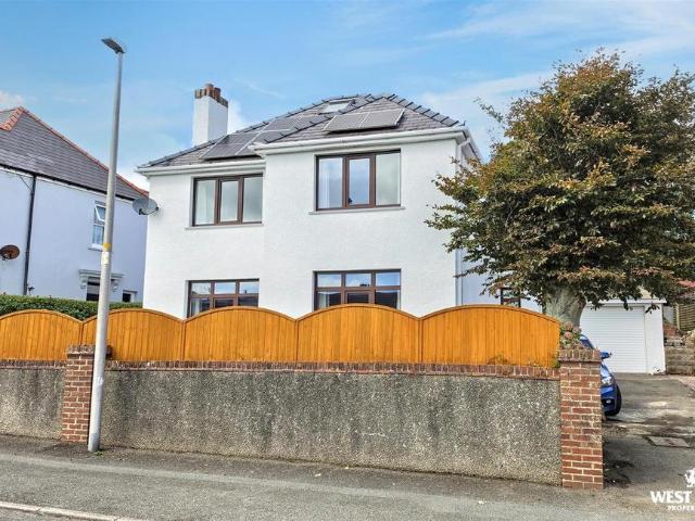 House for sale in Milford Haven, Wales