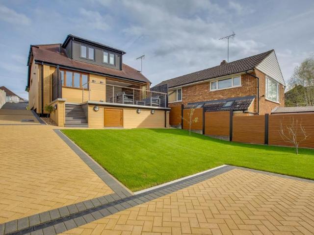 House for sale in Totteridge, Tylers Green