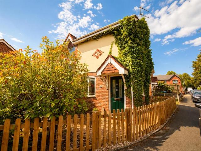 House for sale in Northern Moor, Manchester