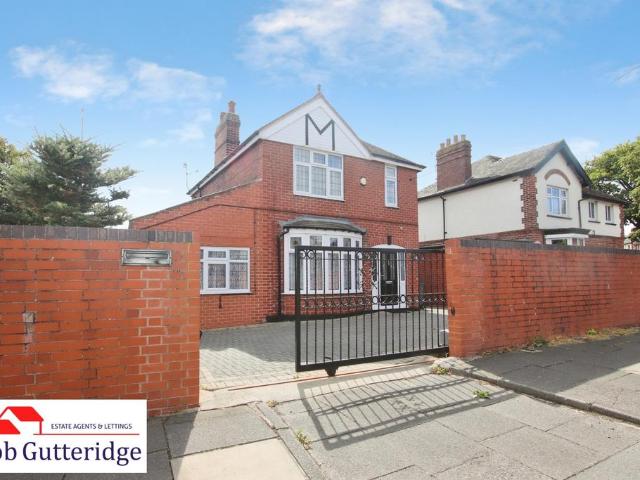 House for sale in Tunstall, Stoke-on-Trent