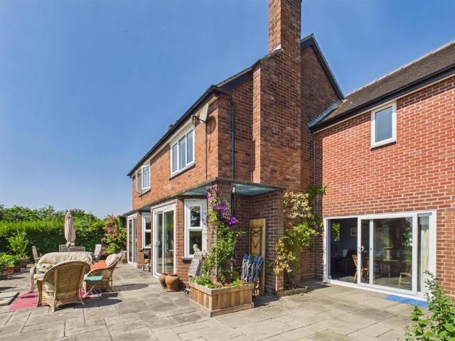House for sale in Llansantffraid-ym-mechain, Wales