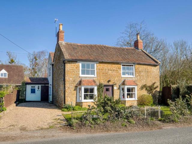 House for sale in Castle Cary, Somerset