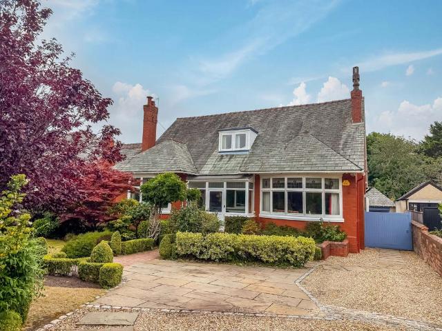 House for sale in Meols Cop, Southport