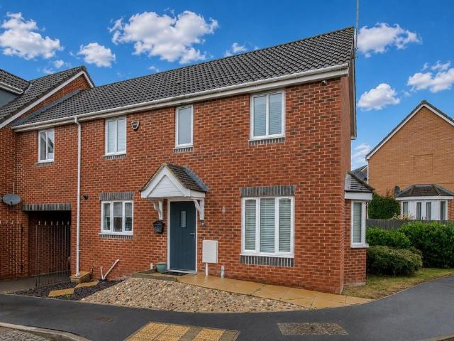 House for sale in Rushden
