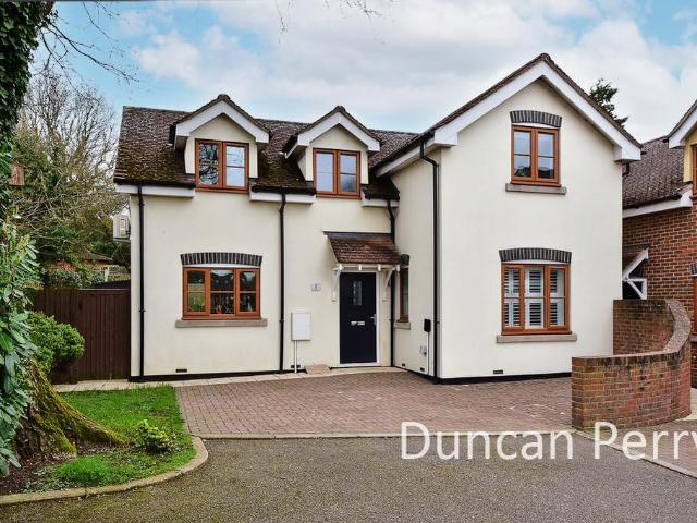 House for sale in Potters Bar, Hertfordshire