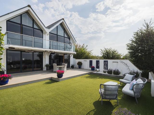 House for sale in Jersey Marine, Wales