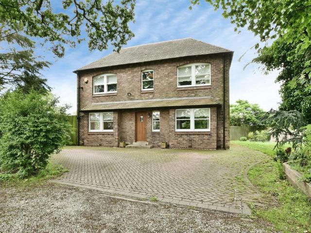 House for sale in Plumley