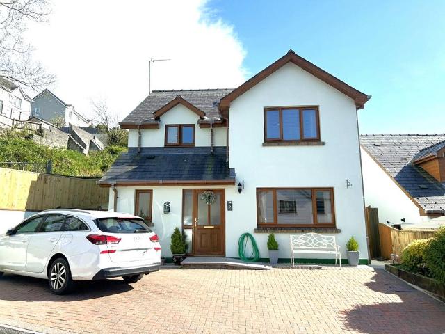 House for sale in Pembroke Dock, Wales