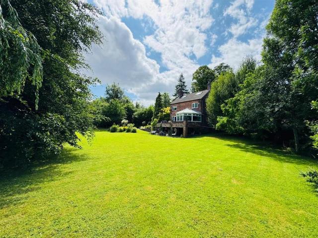 House for sale in Caldermill, East Midlands