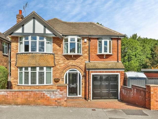 House for sale in Assarts Farm Estate, Attenborough