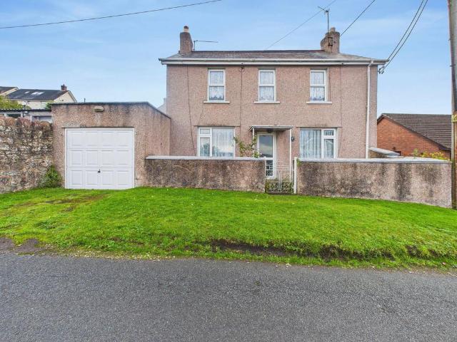 House for sale in Bromsberrow Heath, Gloucestershire