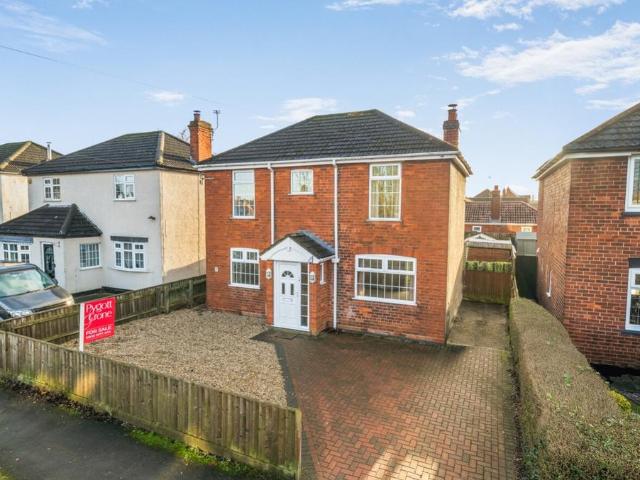House for sale in Healing, North East Lincolnshire