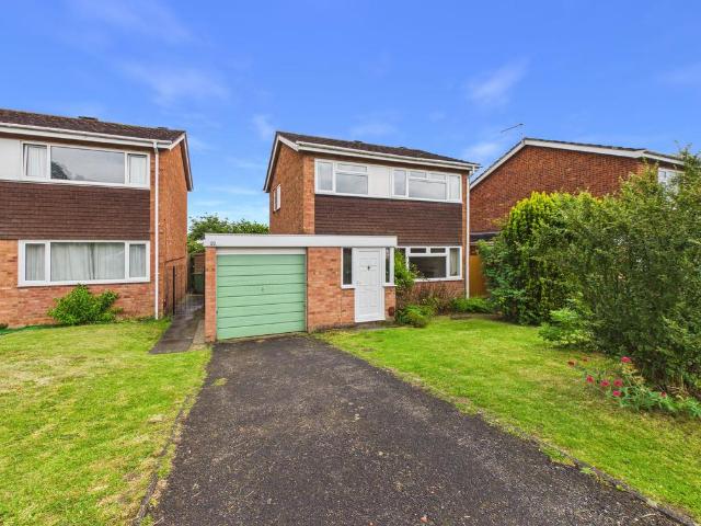 House for sale in Crookhill, Worcestershire