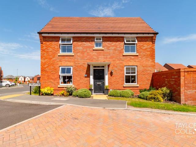 House for sale in Kettlebrook, Staffordshire