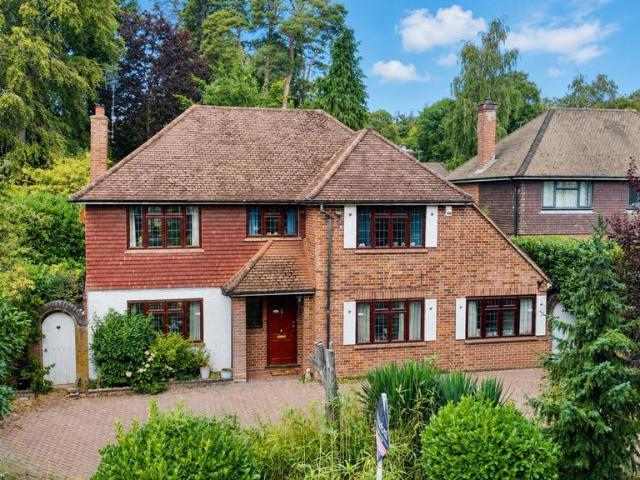 House for sale in Heatherside, Heol-las