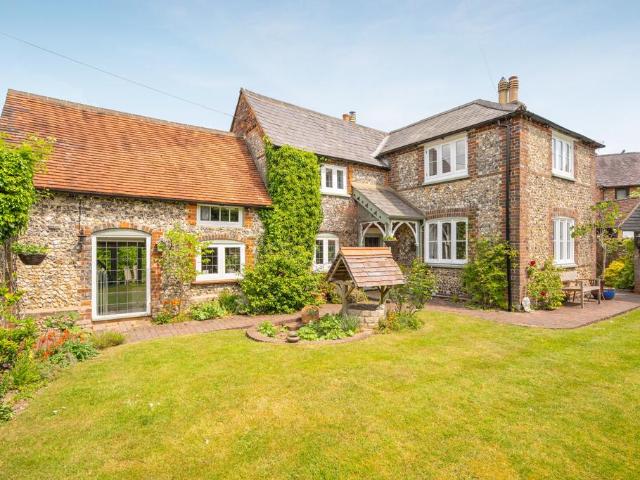 House for sale in Heath End, Great Kingshill
