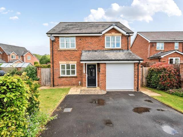 House for sale in Llandyssil, Abermule