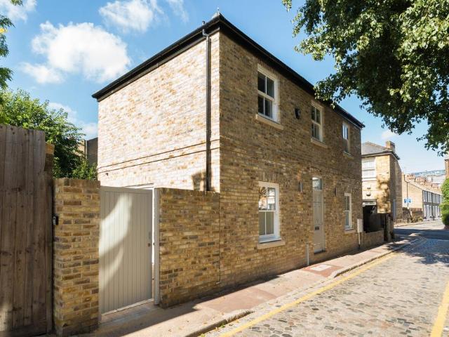 House for sale in Royal Borough of Greenwich, Greater London