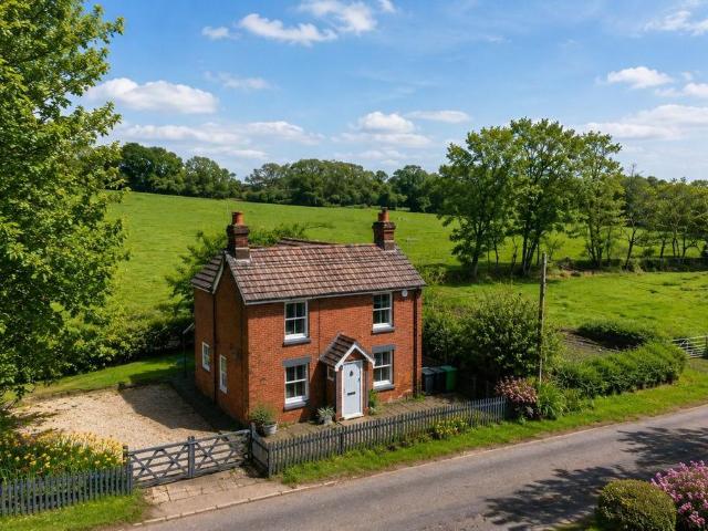 House for sale in Winsor, Ashurst Bridge