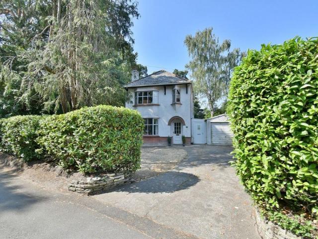 House for sale in Tricketts Cross, Ferndown