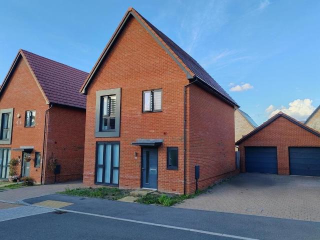 House for sale in Buckler's Park, Crowthorne