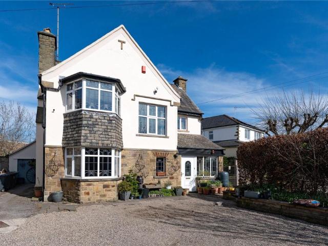 House for sale in Tranmere Park, Guiseley