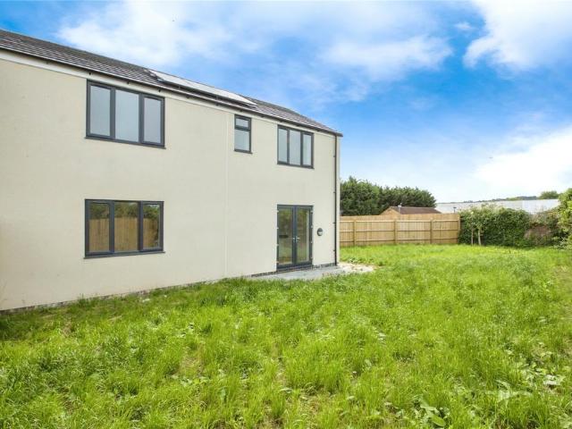 House for sale in Feckenham, City Of Bristol