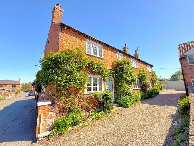 House for sale in Barton In Fabis, East Midlands