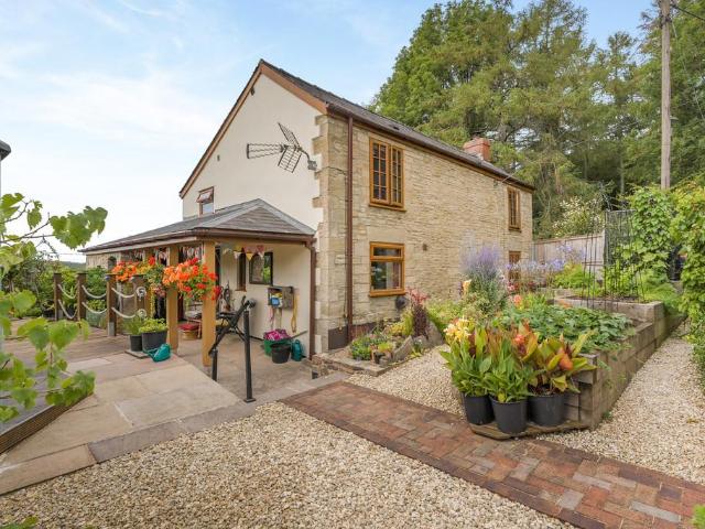 House for sale in Bromsberrow Heath, Gloucestershire