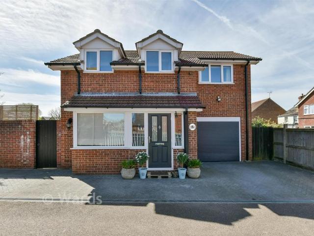 House for sale in Mill Hill, Ash