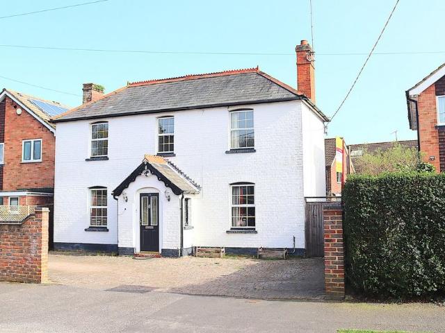 House for sale in Farnborough, Hampshire