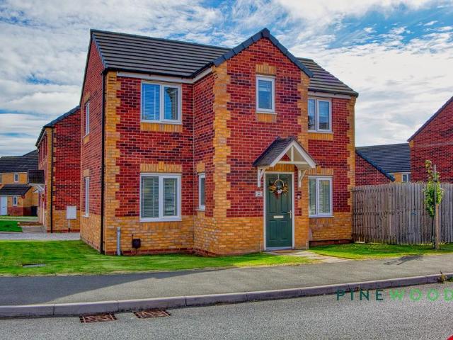 House for sale in Creswell Model Village, Bolsover